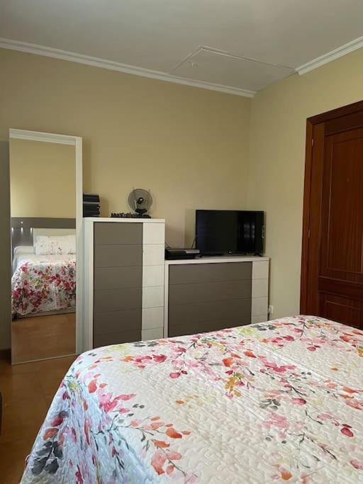 Chalet Casa Con Piscina En Arbo Vigo Esterno foto