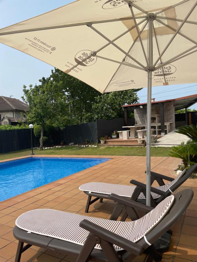 Chalet Casa Con Piscina En Arbo Vigo Esterno foto